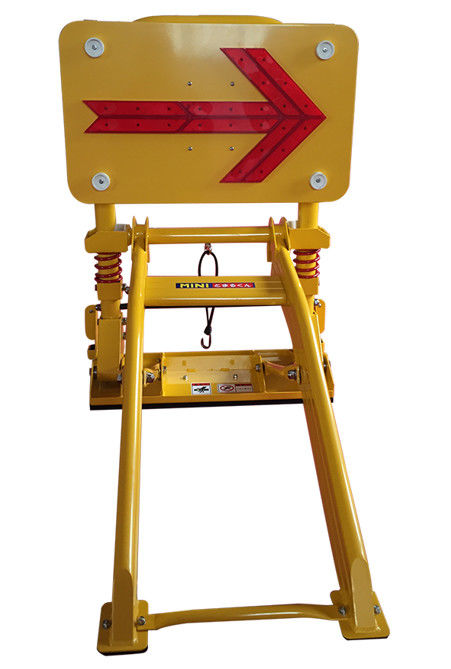 20 kg 1040 mm Hoogte Opvouwbaar ontwerp Wegwerkbarrière Draagbare botsingshindering voor bouwveiligheid